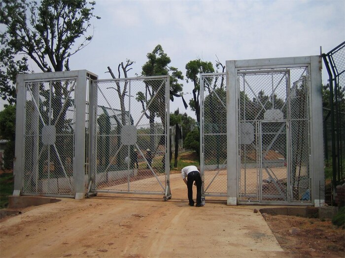 动物园车行区电动门